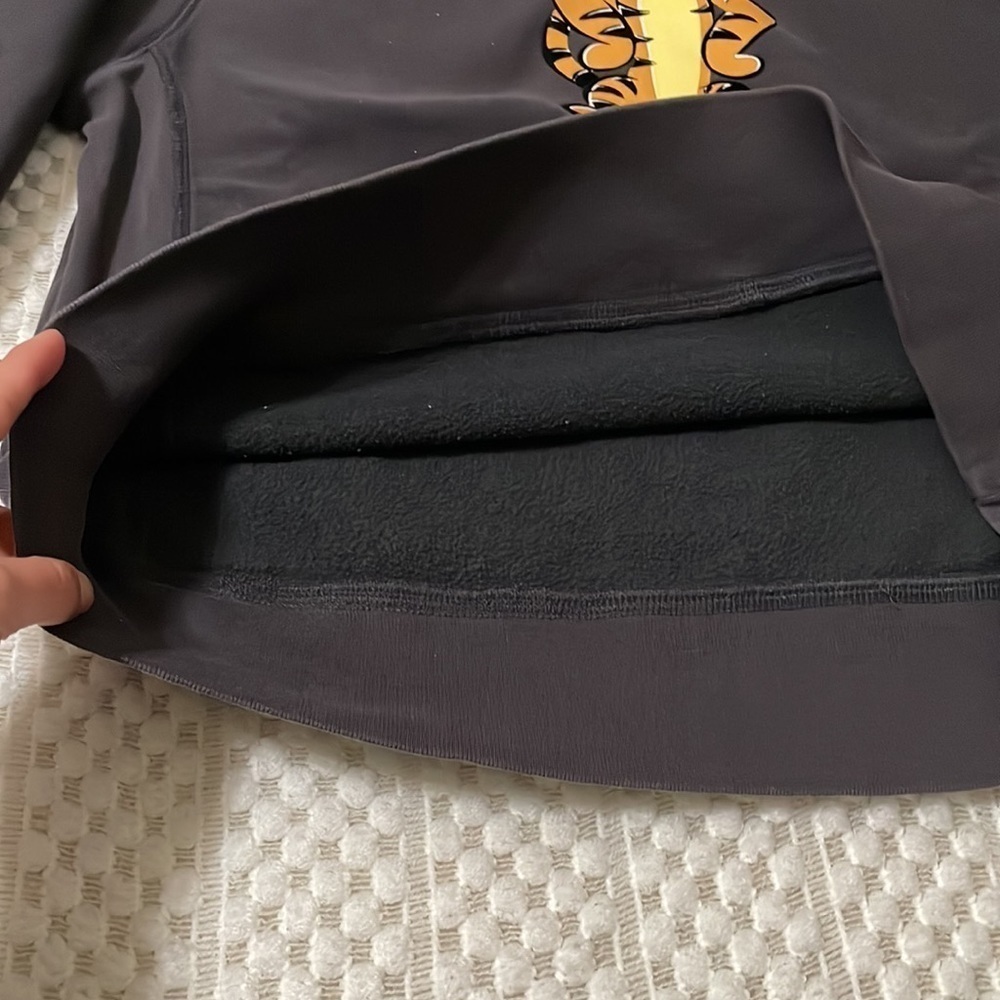 Vintage Disney Store Tigger Sweatshirt - Picture 11 of 16